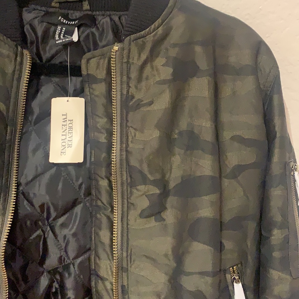 NWT Forever 21 Camo Metallic Bomber Jacket - Picture 2 of 10